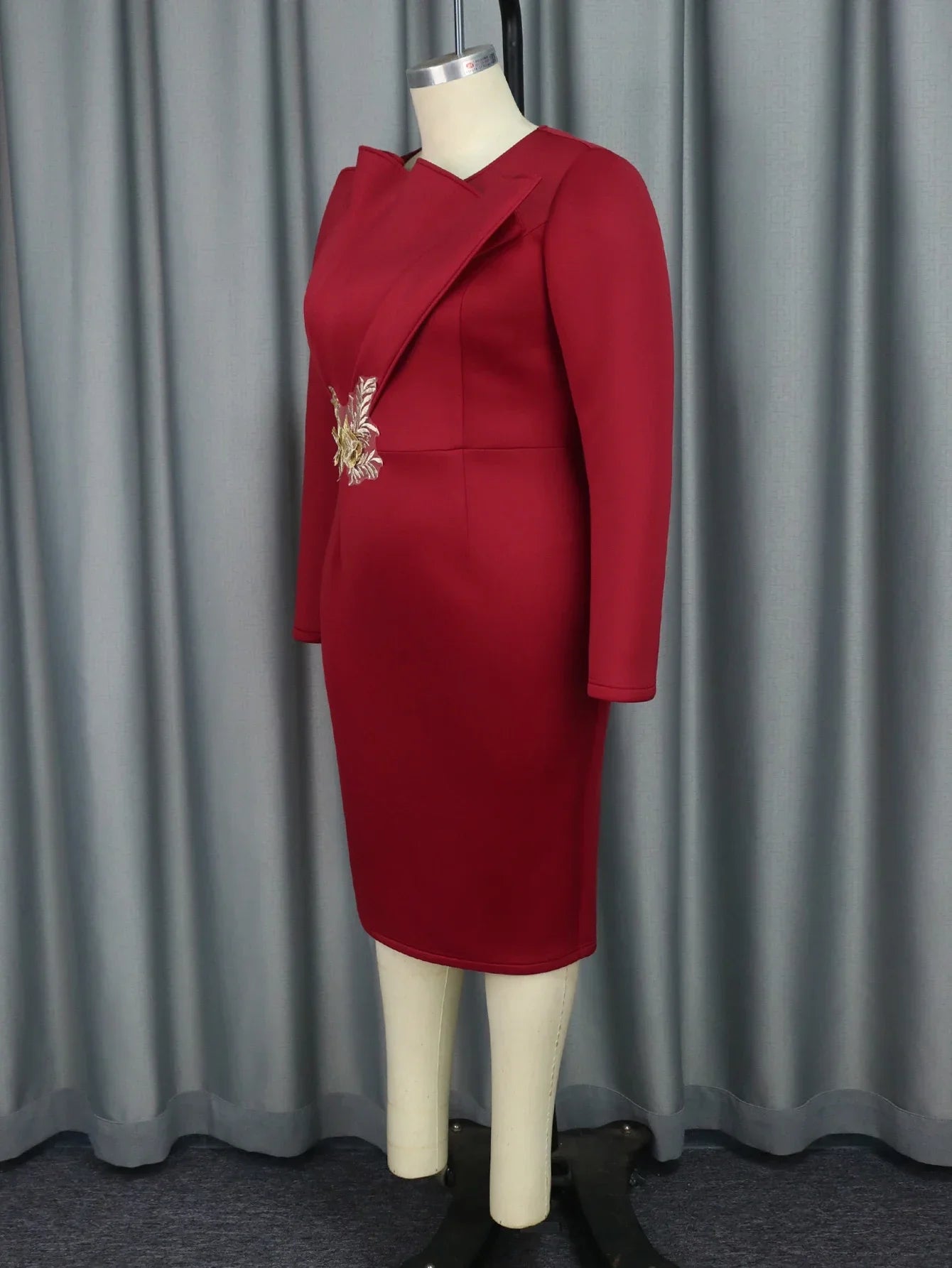 2025, elegante Kirchenkleider für Damen, Party, figurbetont, lange Ärmel, mit Spitzenapplikationen, Etuikleid, edler Anlass, Afrika, Hochzeitsgast.