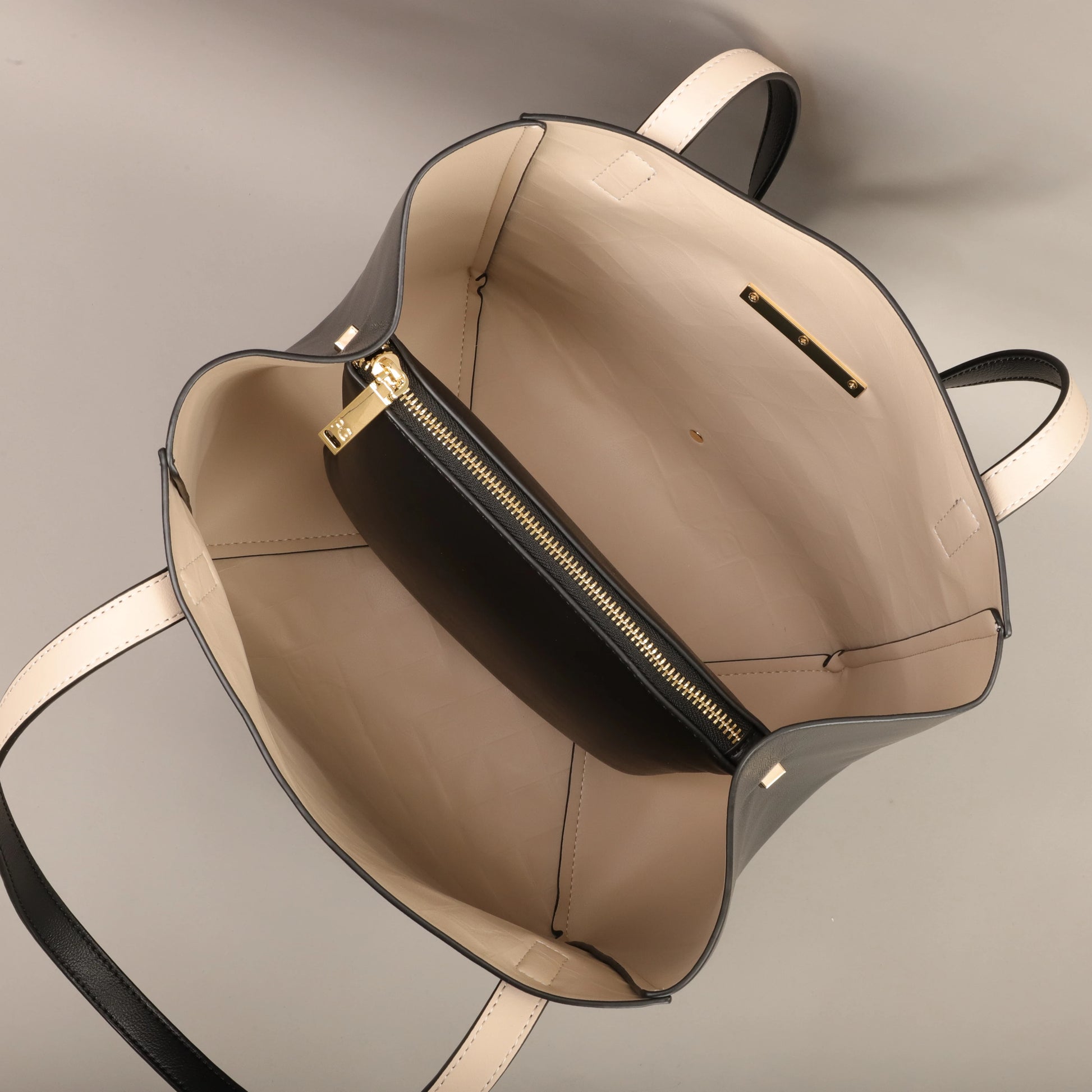 PG Lady Light Luxury High-End Design Large Capacity 2025 New Fashion PU Artificial Eco-Friendly Leather Single Shoulder Bag.