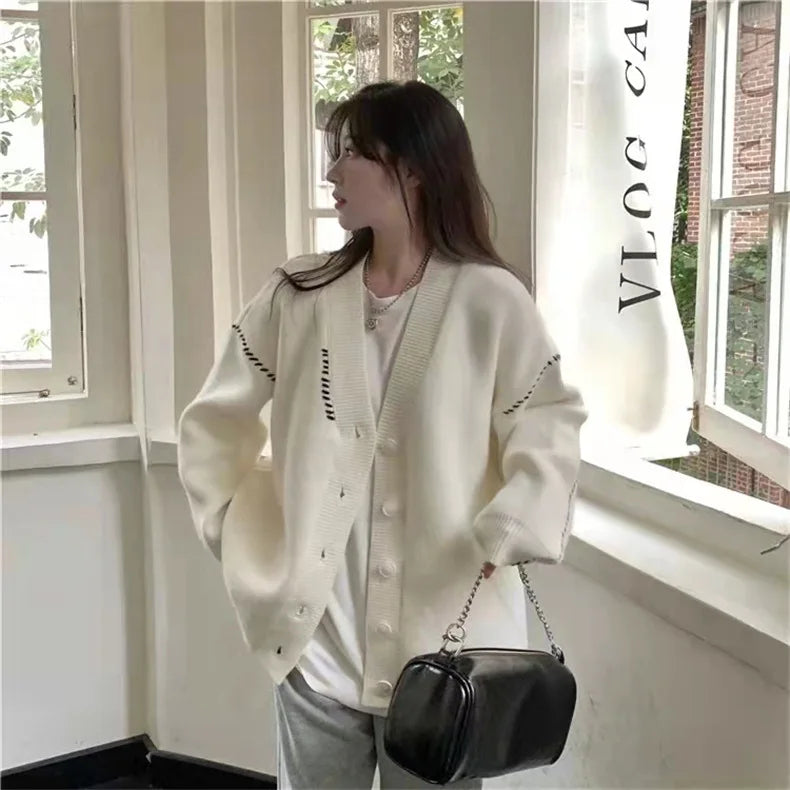 Women's Sweater Coat In Autumn and Winter V-neck Sweaters Jacket To Keep Warm and Loose Wild Academic Style Chic Cardigan.