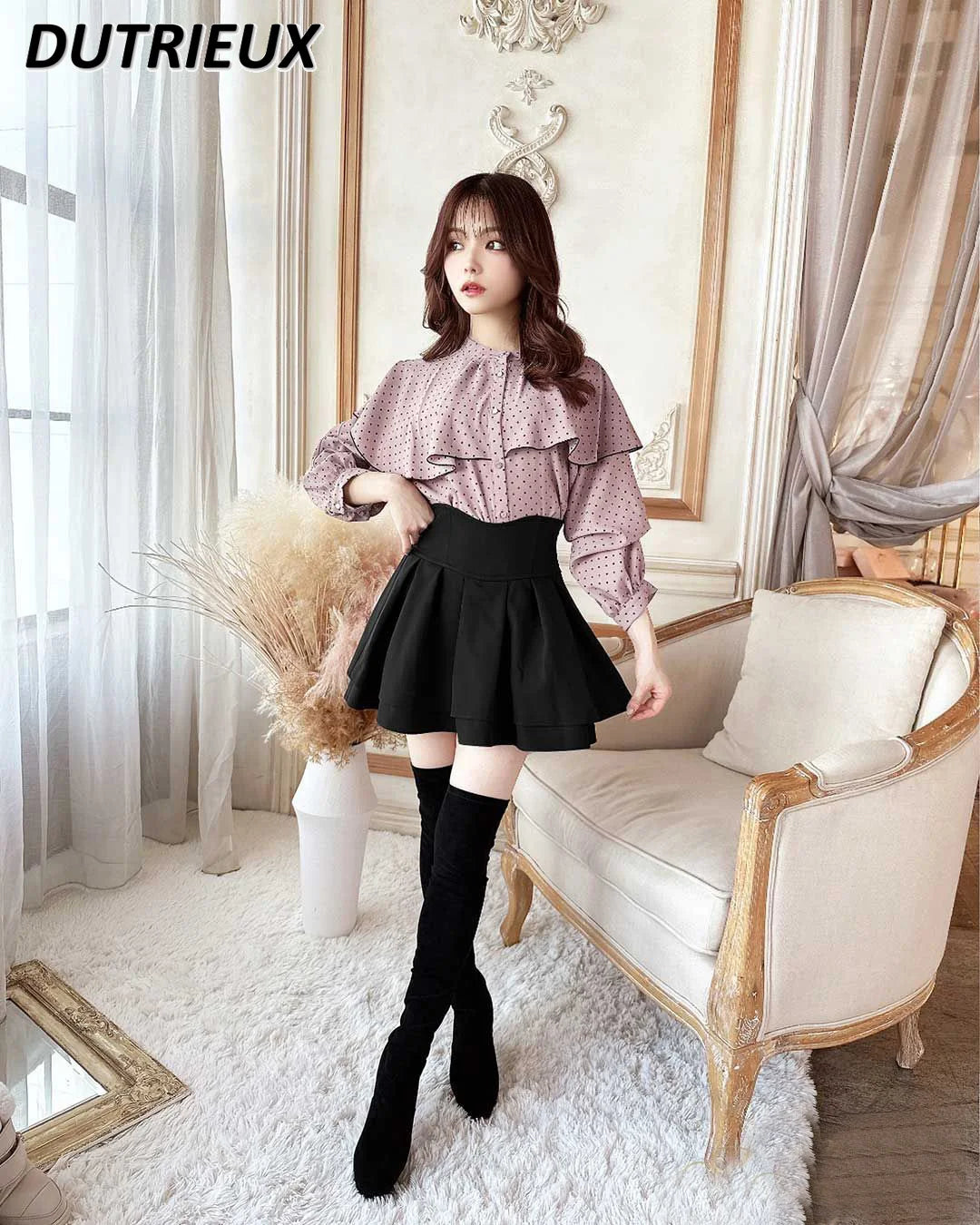 Japanese Lolita Black Skirts Women 2025 Spring Autumn New Radian Waistline Slim Short Pleated Skirt Female Mini Skirt Culottes