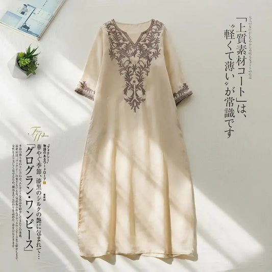 Ethnisches Vintage-Kurzarmkleid aus schwerer Stickerei aus Baumwolle und Leinen für Damen, lockeres langes Sommerkleid mit V-Ausschnitt und elegantem Stil.