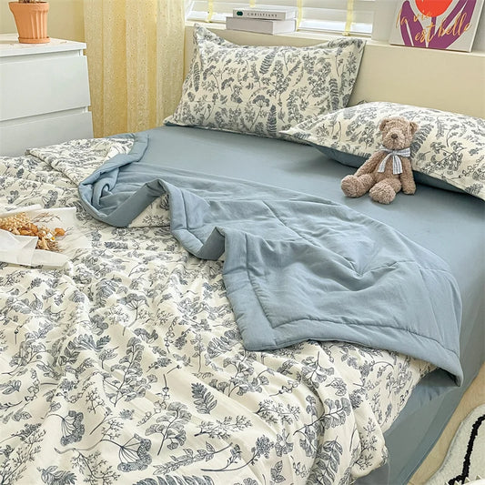 Printed Thin Duvet Skin-friendly Comforter 100x150cm for Kids Quilt Soft Bedspread Summer Blanket edredones (No Pillowcase).