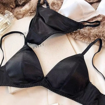 French Triangle Cup Bra Comfortable Underwired Small Chest Sexy Top Support Anti-Sag Comfortable Fabric Thin Glossy Bra.