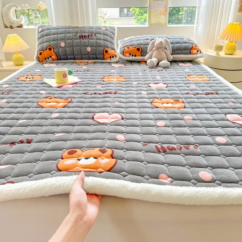 Winter Soft Thick Flannel Mattress Toppers Dormitory Single Double Bedspread Warm Bed Sheets Mattress Cover Fold Tatami Thin Mat.
