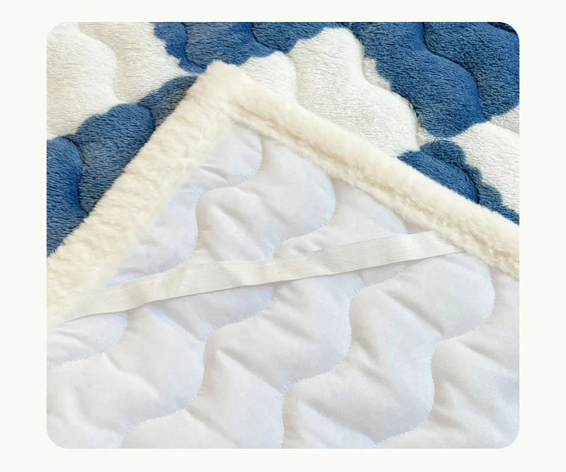 Checkered A-Class Thick Quilted Mattress 1 Pcs Warm Antibacterial Bed Pad for Autumn Winter Super Soft Fits Mattress for Single.