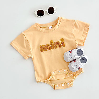 INS Sommer Neue Baby Body Neugeborenen Kleidung Jungen Mädchen Baumwolle Dreieck Strampler Plüsch brief Kurzarm Infant 0-18M.