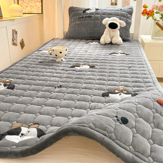 Cartoon Printed Warm Bed Mattress Super Soft Cozy Milk Velvet Single Bedding Protector Thick Tatami Mats for Autumn and Winter.