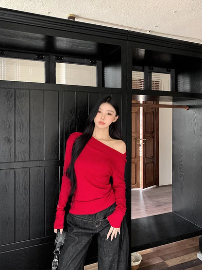 Slim Fit Long Sleeve T-Shirt Shoulder Bared One Shoulder Style Casual Streetwear for Young Women Fashionable And Stylish