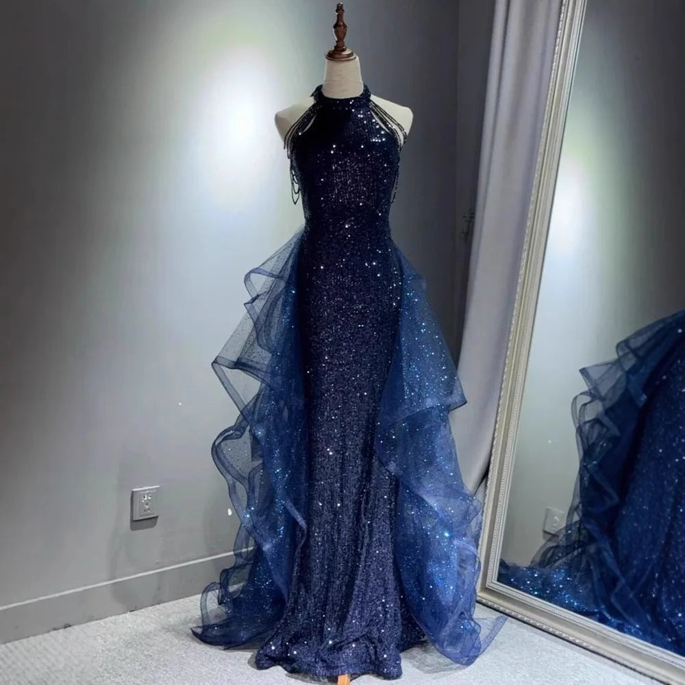 Elegante funkelnde marineblaue Abendkleider, Halt-Perlen-Partykleid, maßgeschneidertes Ballkleid 2025, abgestufte Roben de Soirée, Sweep-Zug.