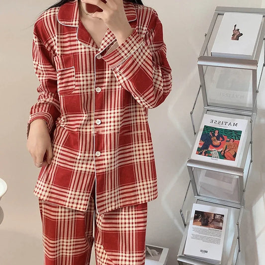 Spring and Autumn New Couples Pajamas Homewear Suit Female Is Christmas Plaid Thin Section Long-Sleeved Simple Leisure Homewear.
