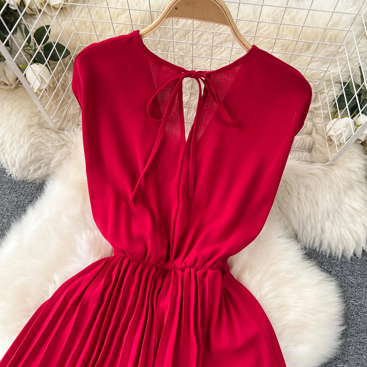 Französisch Vintage elegante Plissee Vneck Kleid A-Linie Mode Chiffon Frühling Herbst ärmellose Vestidos Frauen kleider