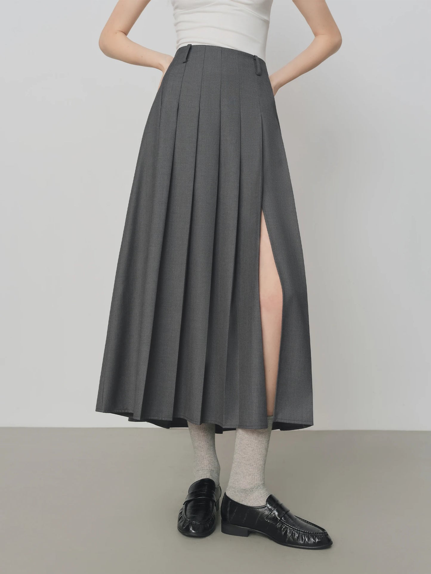 FSLE College Style Gray Retro Pleated Skirt For Women Autumn 2025 New Arrival Commuter Officelady Chic Long Skirt 25FS13198.