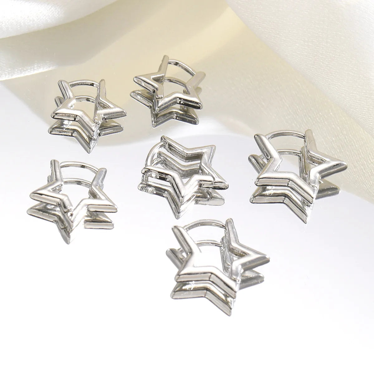 6Pcs/Set Fashion Simple Smooth Star Hoop Earrings for Women European Unisex Piercing Gothic Rock Jewelry Ear Buckles.