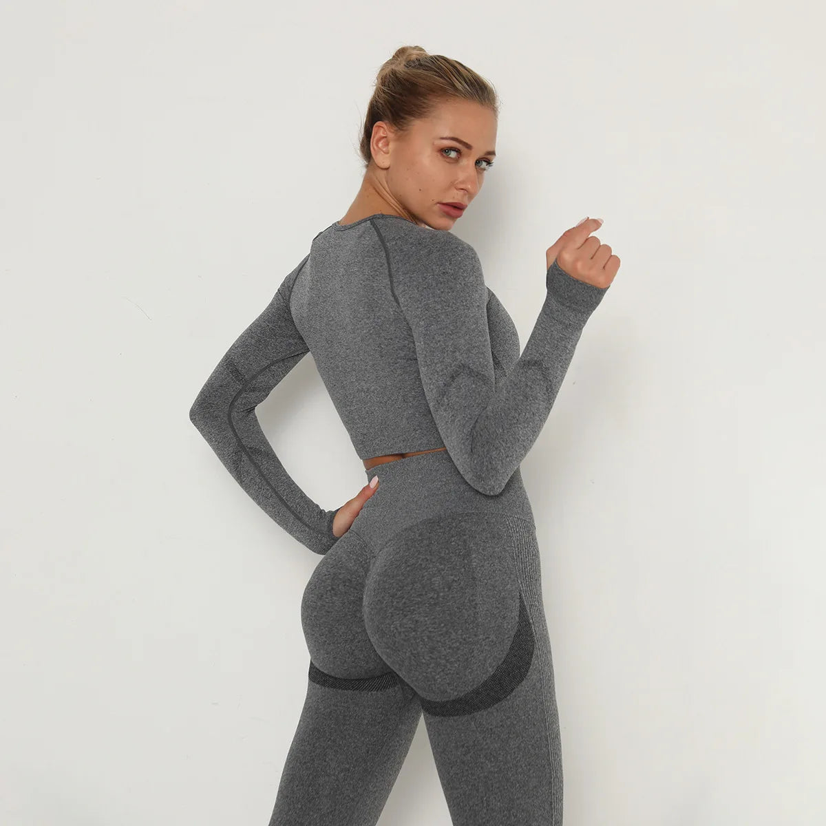 Solid Color Sexy Seamless Yoga Long Sleeves for Woman Slim Casual Sports Running Gym Workout Top Quick Drying Fitness Top.