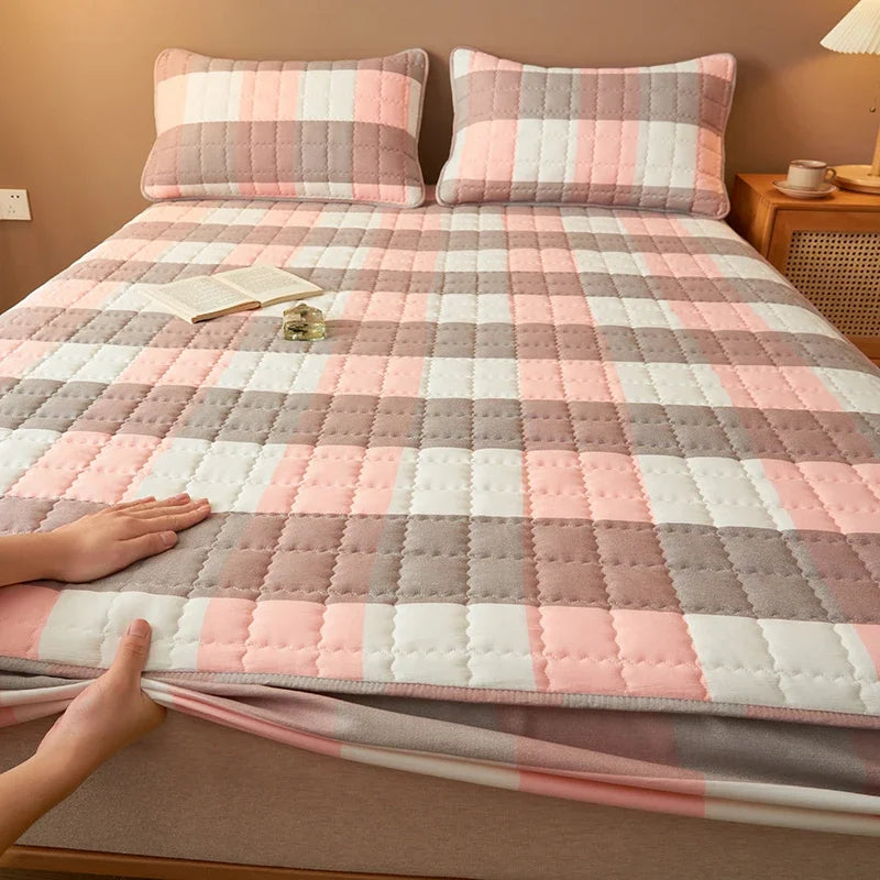 For High-Quality Quilted Plaid Mattress Cover,Mattress Protector,- Antibacterial, Breathable,Comfortable for Fresh Sleep Experie