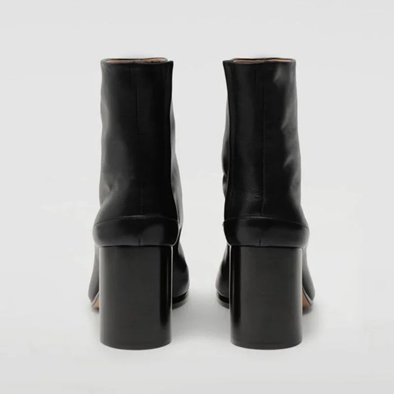2024 Luxury Brand Design Leather Tabi Boots Fashion Round Chunky High Heel Ankle Boots For Women Autumn Winter Split Toe Shoes.