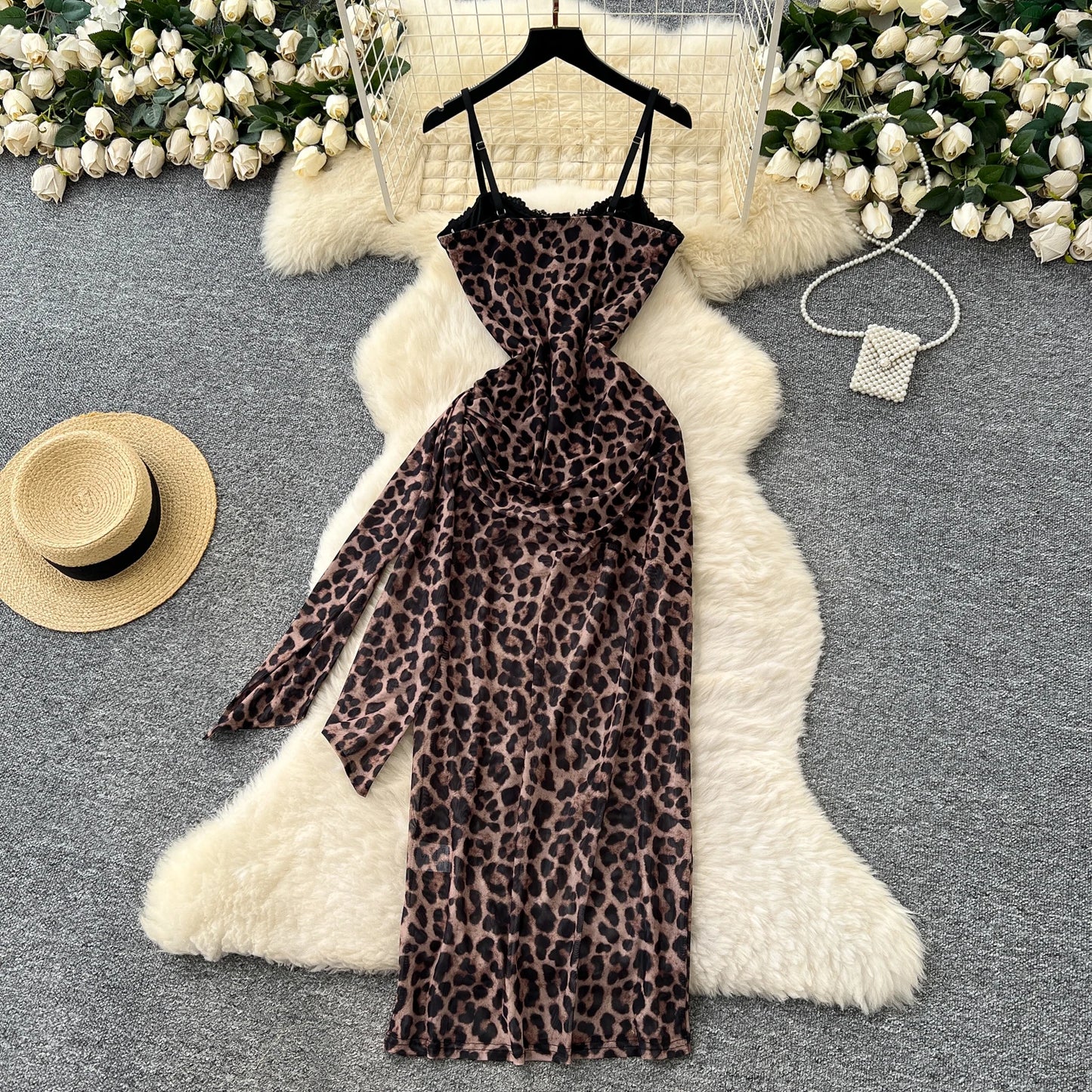 SINGREINY Sexy Party Langes Kleid Spaghettiträger Korsett Schlanke Spitze Patchwork Geraffte Mesh Rückenfrei 2025, Leopardenmuster Maxi-Sommerkleid.