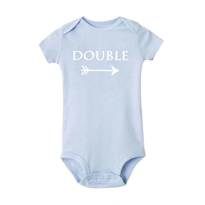 Neugeborenen Baby Bodys Doppel Ärger Twin Kinder Unisex Kurzarm Strampler Playsuits Outfits Jungen Mädchen Geboren Krabbeln Kleidung