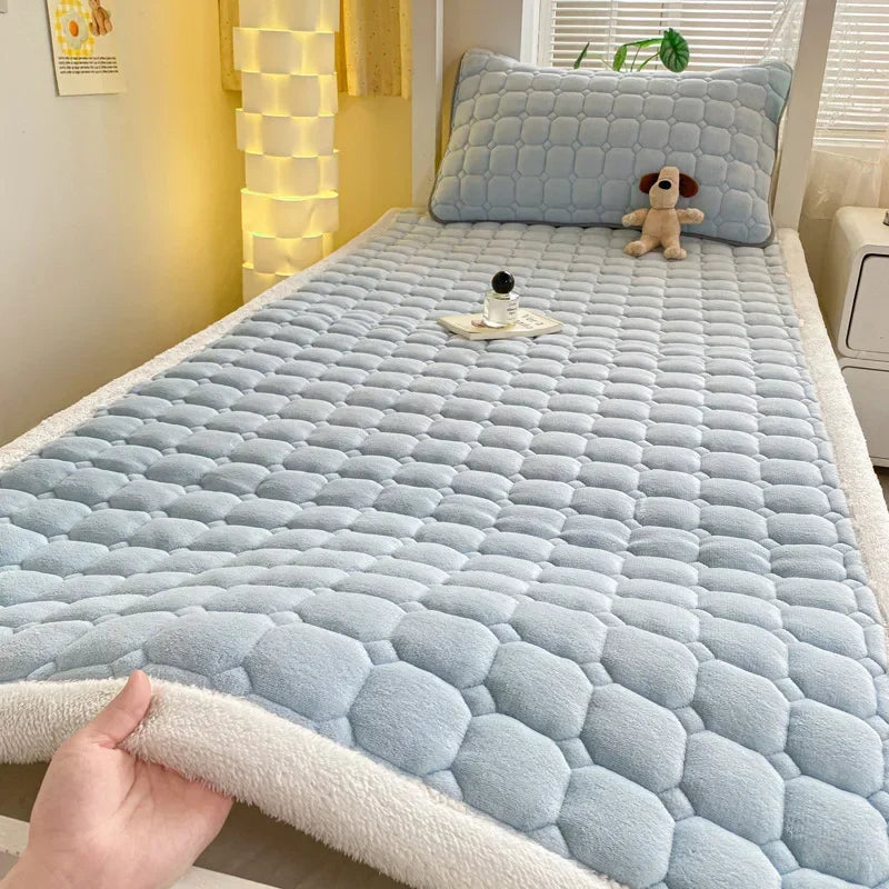 2024 Winter Milk Velvet Bedspread King Size Bed Cover Quilted Mattress Pad Washable Mattress Protector Bed Linen Queen Bedsheet.