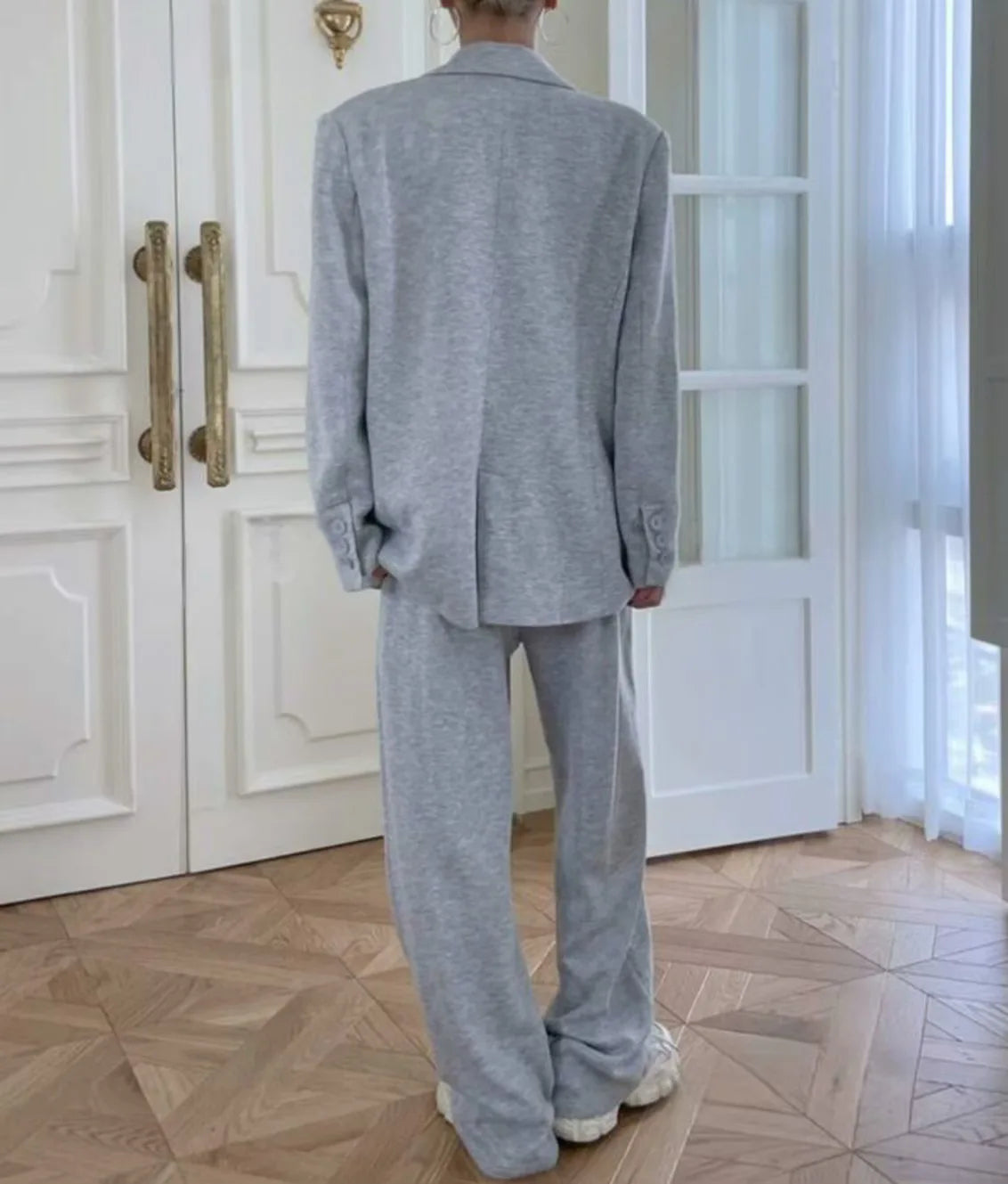 2025 New Women's Solid Color 2-piece Long Sleeve Sports Jacket And High Waist Pants Office Women's Set.