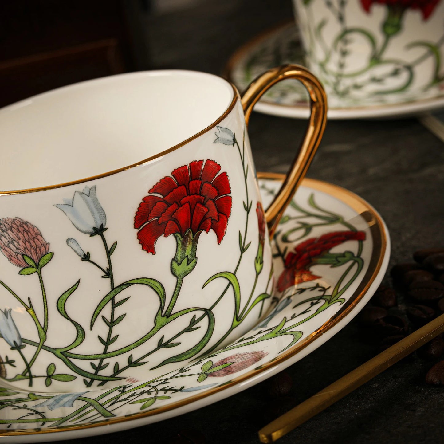 Russian Royal Porcelain Lomonosov Cartoon Rabbit Gold Plated Bone China Coffee Cup and Saucer Gift Box Gift Coffee Cup Set.