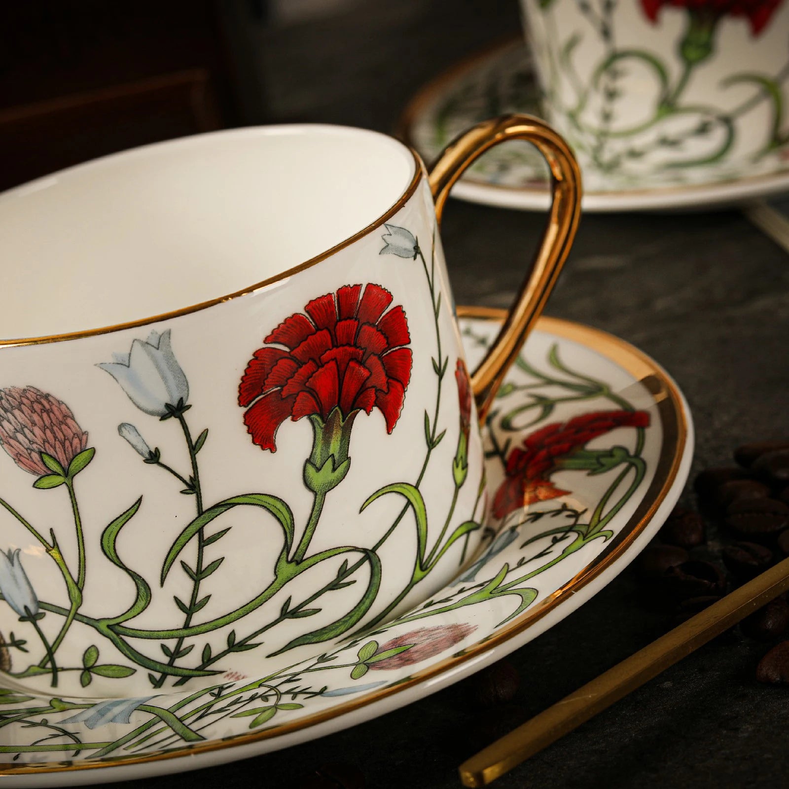 Russian Royal Porcelain Lomonosov Cartoon Rabbit Gold Plated Bone China Coffee Cup and Saucer Gift Box Gift Coffee Cup Set.