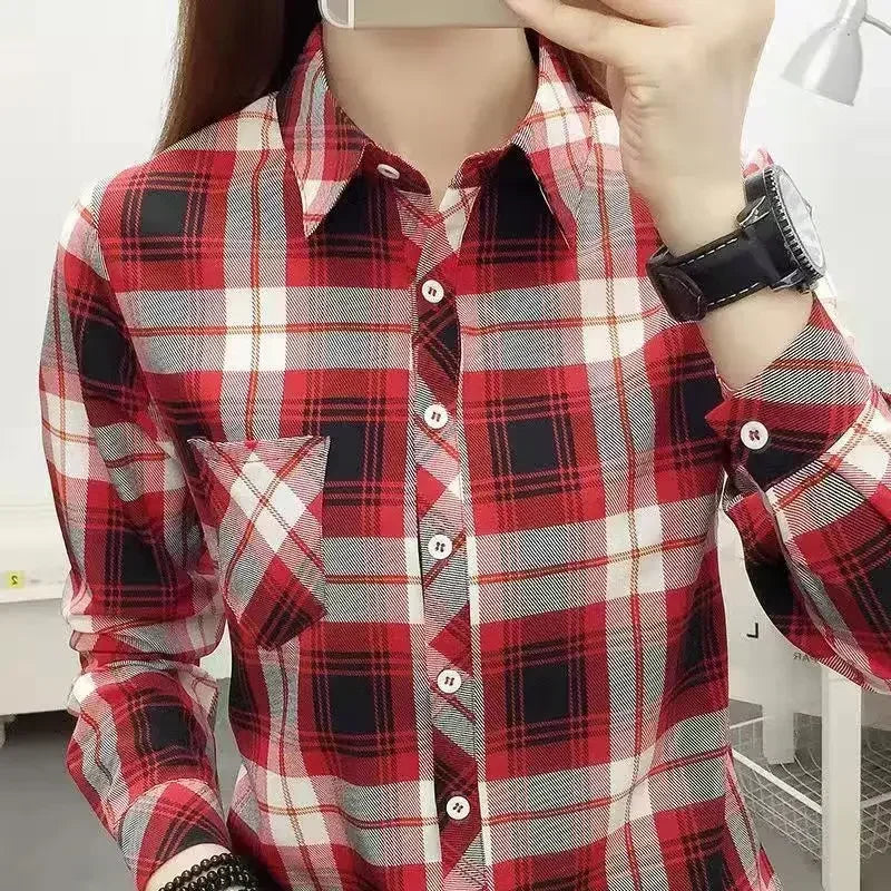 2024 herbst Neue College Stil Plaid Shirts frauen Lange hülse Taste Unten Casual Tops Lose Mode Polo Neck Blusen