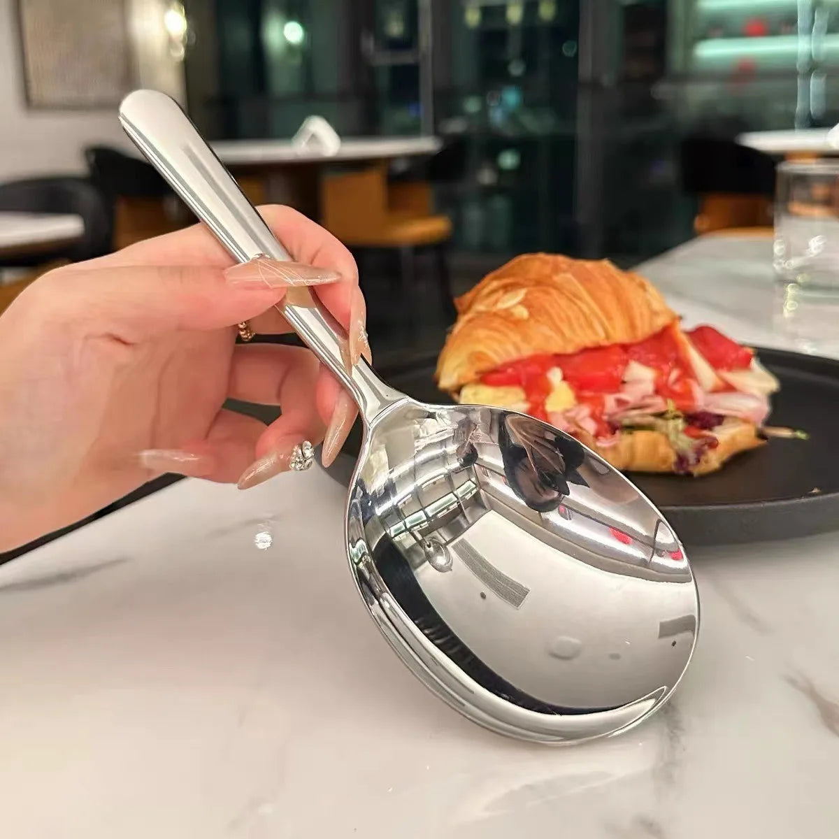 1Pc Big Head Stainless Steel Round Spoon Large Size Dining Spoon Rice Serving Spoon Drain Hole Heat Spoons Kitchen Tool Utensils.