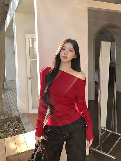 Slim Fit Long Sleeve T-Shirt Shoulder Bared One Shoulder Style Casual Streetwear for Young Women Fashionable And Stylish