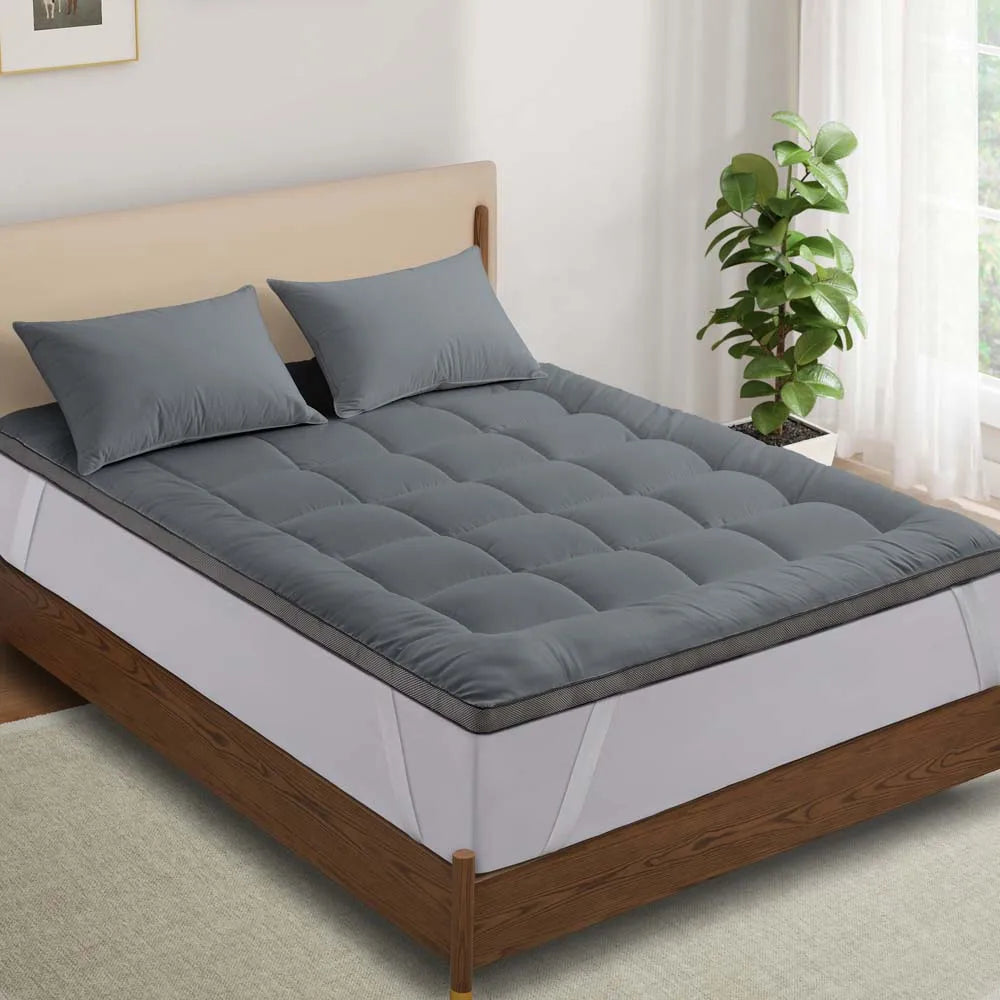 900GSM Mattress Protector Pad Hotel Bedding Anti-Slip Mat Bed Guard Pad Foldable Mattress Topper With Straps Soft Mattress Cover.