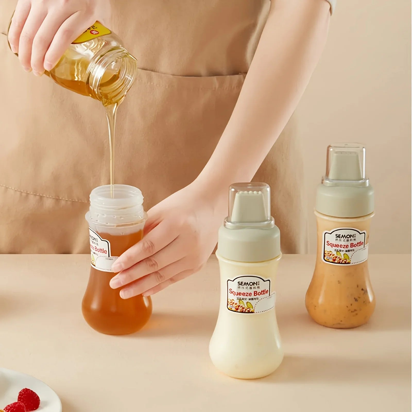 Condiment Squeeze Bottles 5 Hole Nozzles 350ml Sauce Squeeze Bottle,Ketchup Bottles Squeeze for Ketchup,Sauces,Syrup,BBQ,Kitchen.