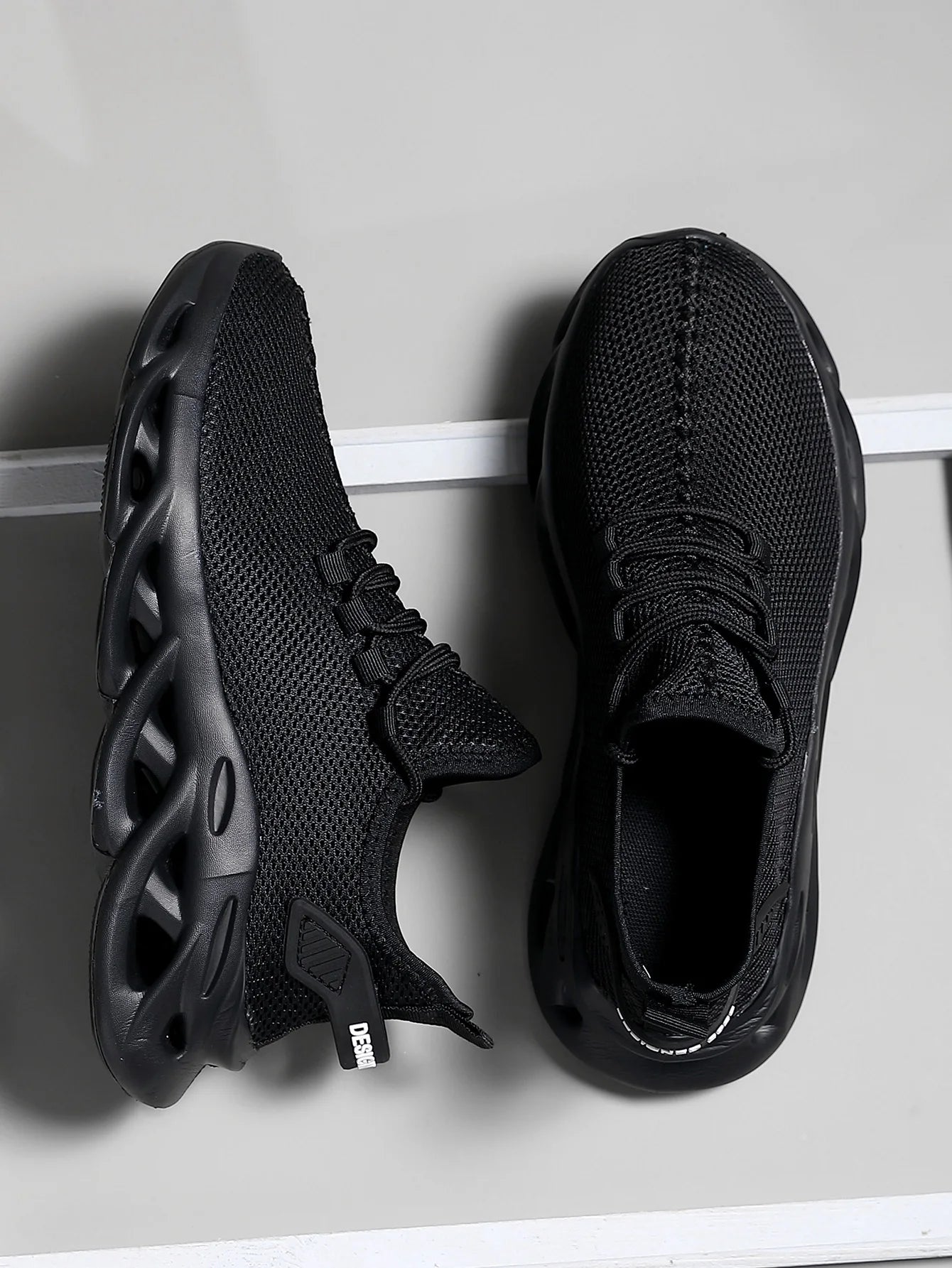 Men Casual Sport Shoes Breathable Lightweight Sneakers Outdoor Mesh Black Running Shoes Athletic Jogging Tenis Walking Shoes.