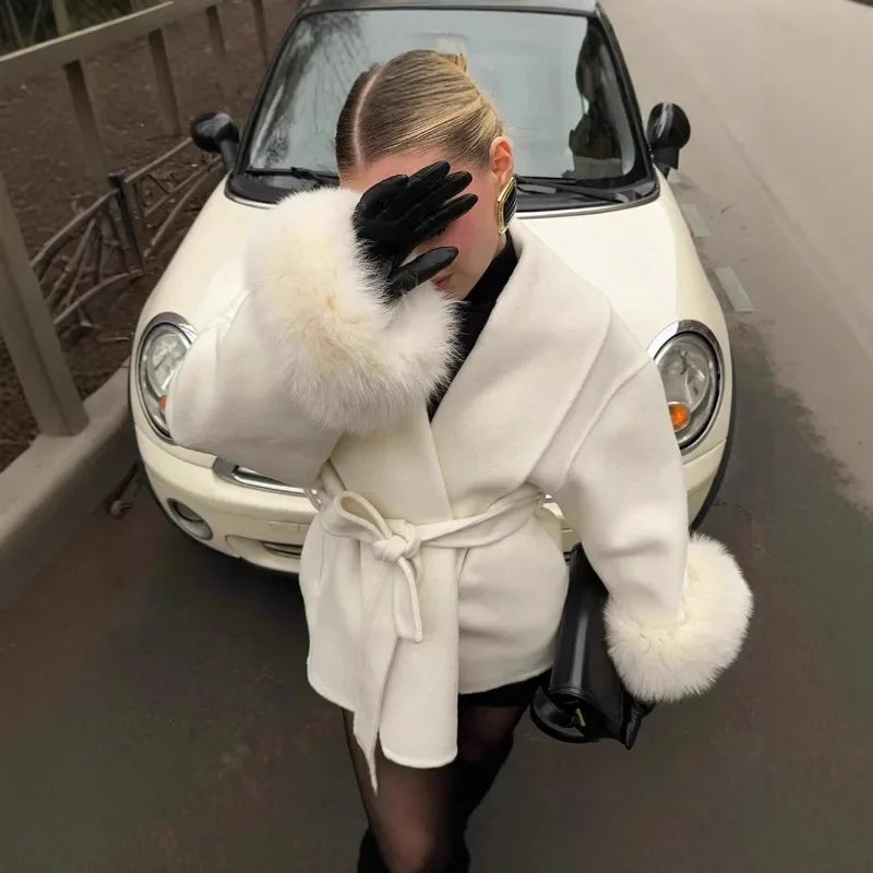 2025 Chic Lapel Plush Coat With Belt Women Vintage Faux Fur Sleeve Tweed Open Coats Female Autumn Winter Casual Street Outwear.