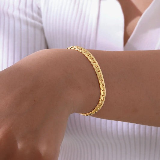 Vnox 6mm Flat Cuban Chain Bracelets for Women Girls, Macrame Edge Curb Links Bracelet,Gold Plated Stainless Steel with K18 Stamp.