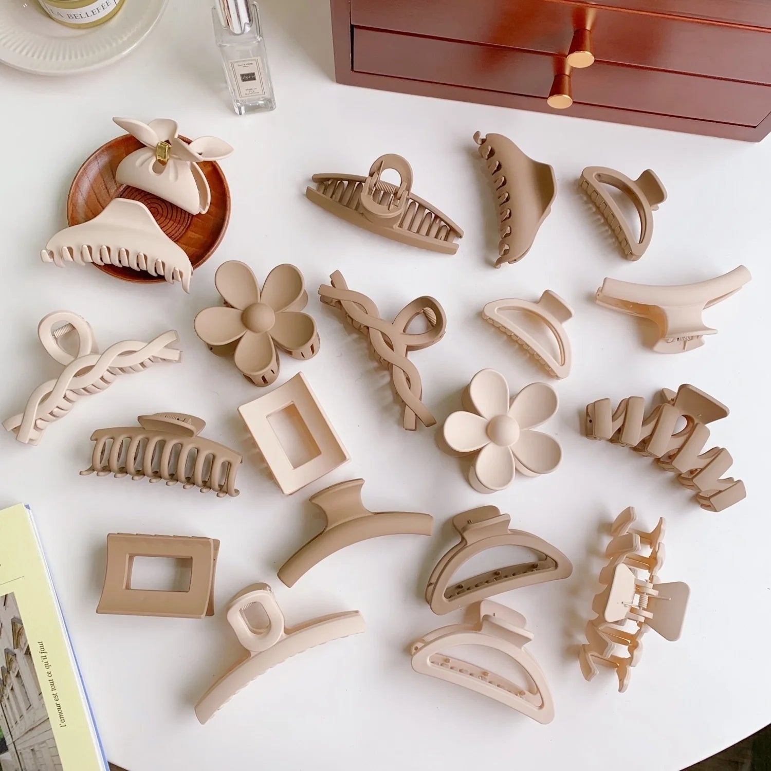 Women Hair Claw Clips Korea Coffee Beige Acrylic Large Hair Claw Hairpin Geometric Barrettes Crab Girl Headwear Hair Accessories.