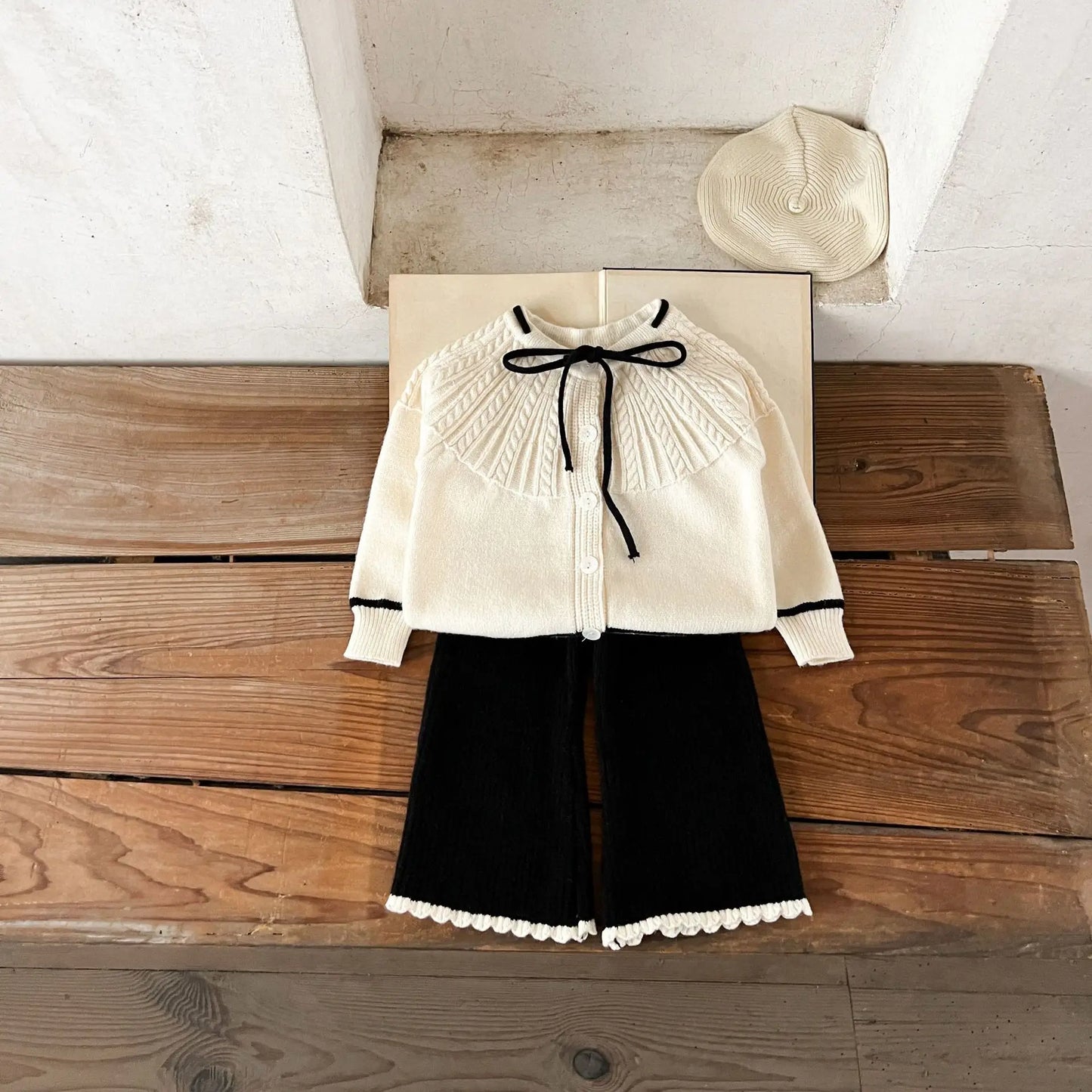 Ins Mädchen Baby reine Baumwolle Lotusblatt Kragen Top Bauch Hosen Pullover Set für Kinder Herbst und Winter Wärme Set