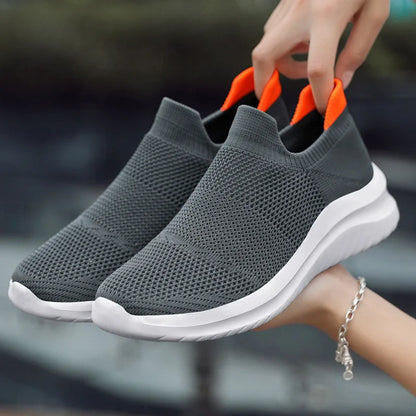 Men Sneakers Unisex Casual Shoes Soft Sole Slip-On Vulcanized Shoe Lightweight Loafers Plus Size Walking Men Shoes Tenis Hombres.