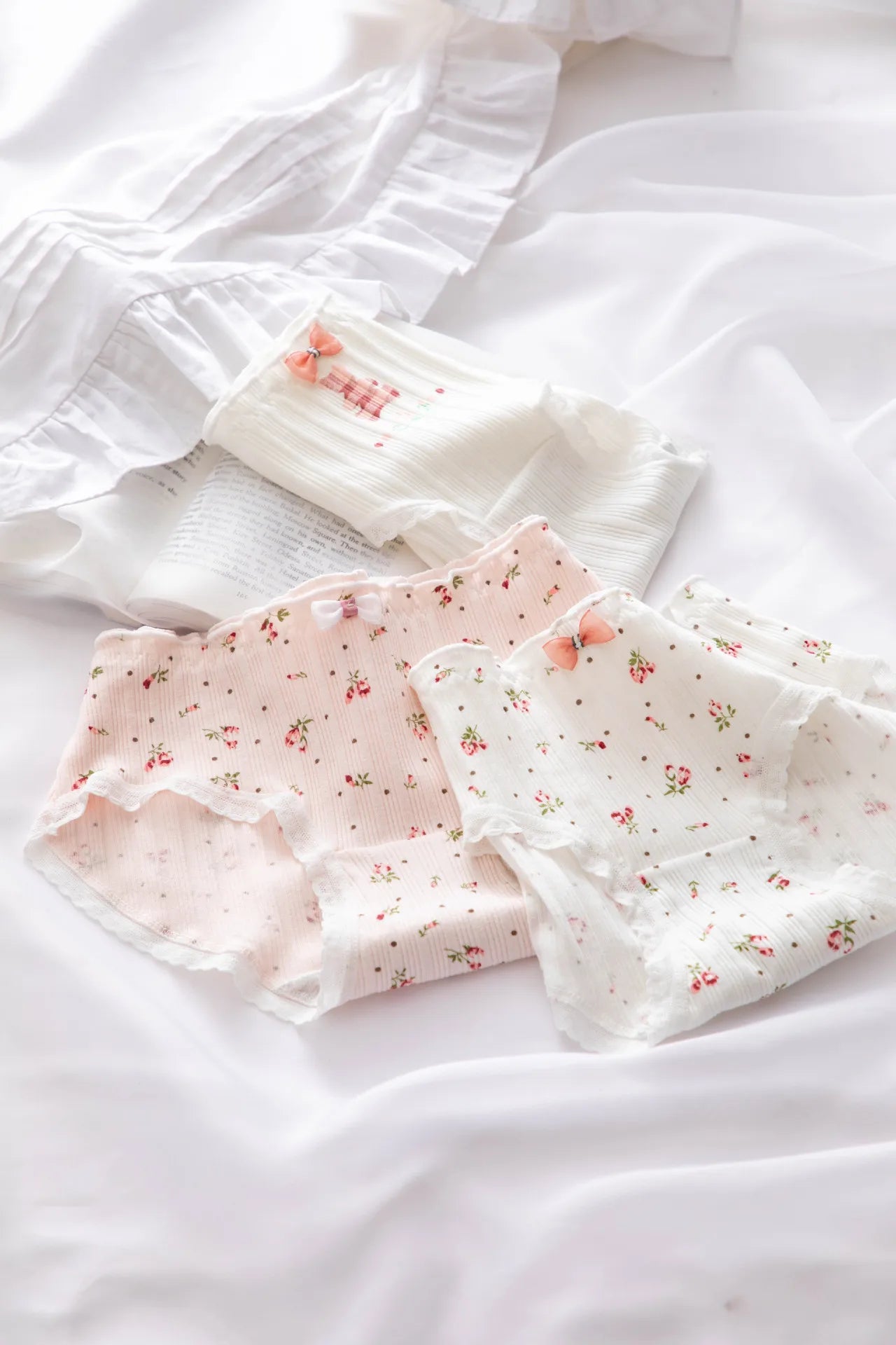5Pcs/set Pure Cotton Sweet Bow Lace Women Panties Mid-Waist Girls Briefs Floral Underpants Soft Shorts Sexy Female Lingeries.