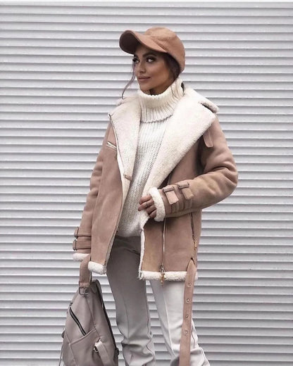 Die neue Damenjacke mit extra dicker, warmer und extra dicker Lammfeder-Reiterjacke mit Kunstfell