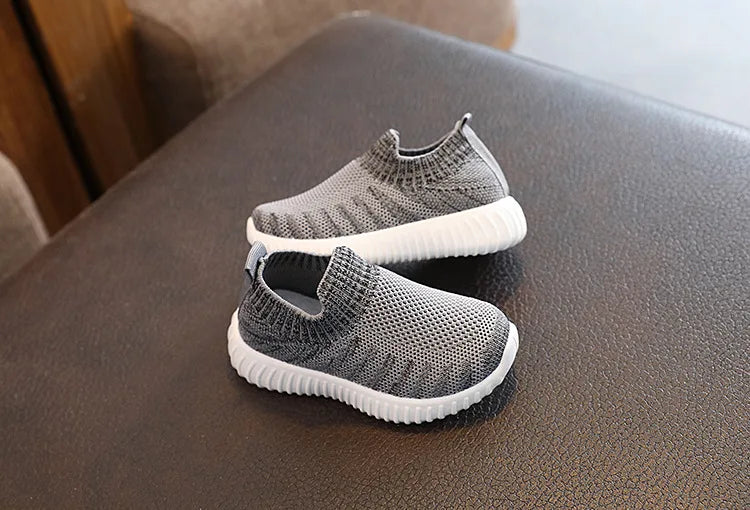 Kids Knitted Casual Shoes Sneakers for Boys Girls Slip-on Antislip Breathable Running Sports Shoes 2-8 Years Children Zapatos.