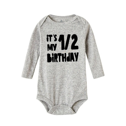 Baby Body Es Ist Mein Halb Geburtstag Briefe Drucken Weiß Kind 1/2 Geburtstag Party Outfit Kleidung Baby Infant Dusche Tragen geschenke.