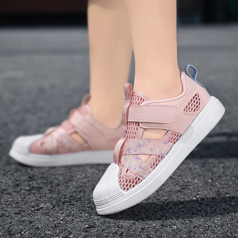 Summer Breathable Kids Sandals Boy and Girl Fashion Sneakers Lightweight Non Slip Walking Shoes Comfortable Sport Shoes.
