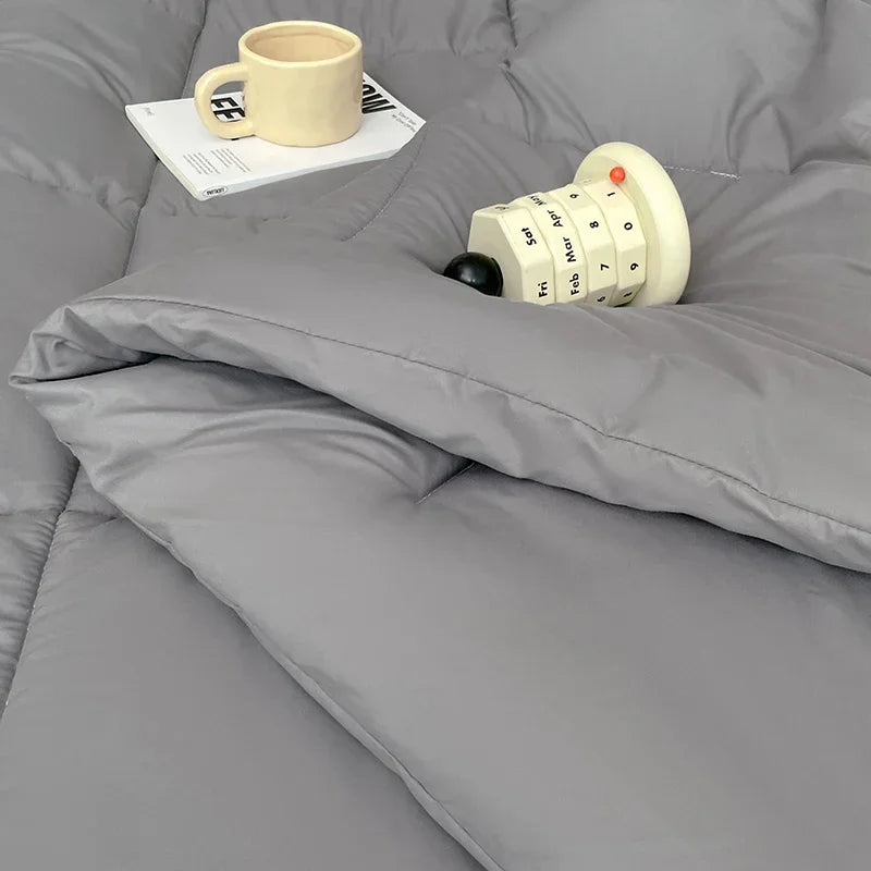 2024 new winter quilt thickened warm solid color simple wind soybean fiber quilt skin-friendly lock warm spring and autumn quilt.