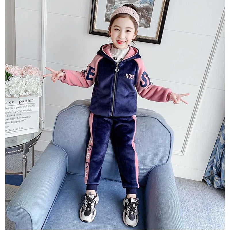 New Winter Keep Warm Girls Clothing Set Padded Lining With Plush Velent Hooded Jacket+Pants 2pcs Suit For 3-12 Years Kids.