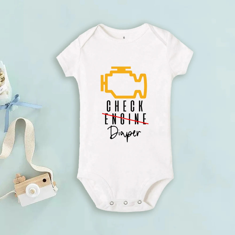 Lustige Poopy Windel Baby Strampler Check Engine Baby Body Niedliche Mechaniker Säuglingsbodys Jungen Mädchen Kleidung Neugeborenes Geschenk.