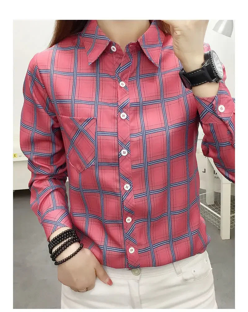 2024 herbst Neue College Stil Plaid Shirts frauen Lange hülse Taste Unten Casual Tops Lose Mode Polo Neck Blusen