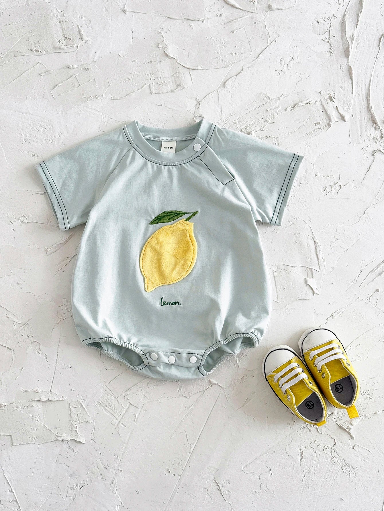 INS Sommer Neue Baby Body Neugeborenen Kleidung Jungen Mädchen Baumwolle Dreieck Strampler Plüsch brief Kurzarm Infant 0-18M