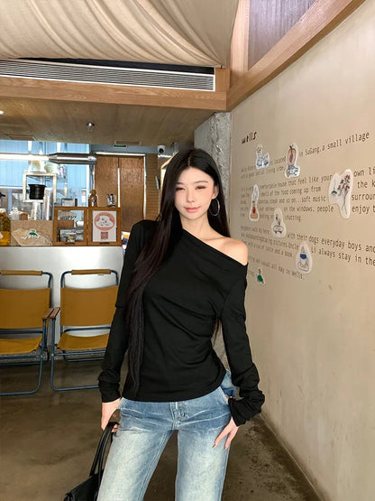 Slim Fit Long Sleeve T-Shirt Shoulder Bared One Shoulder Style Casual Streetwear for Young Women Fashionable And Stylish