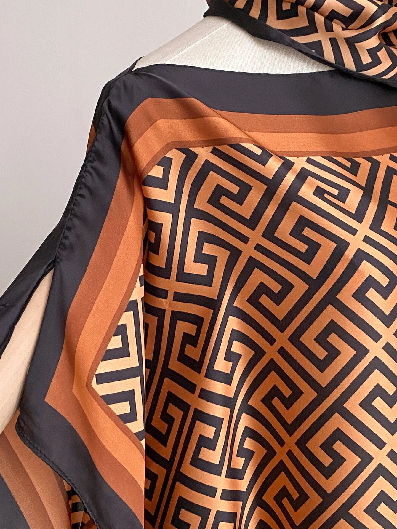 Sommer Neue Mode Afrikanische Kleider Für Frauen Elegante Gedruckt Seide Muslimischen Dame Lange Hijab Kaftan Kleid Oversize Kuwait Abaya.