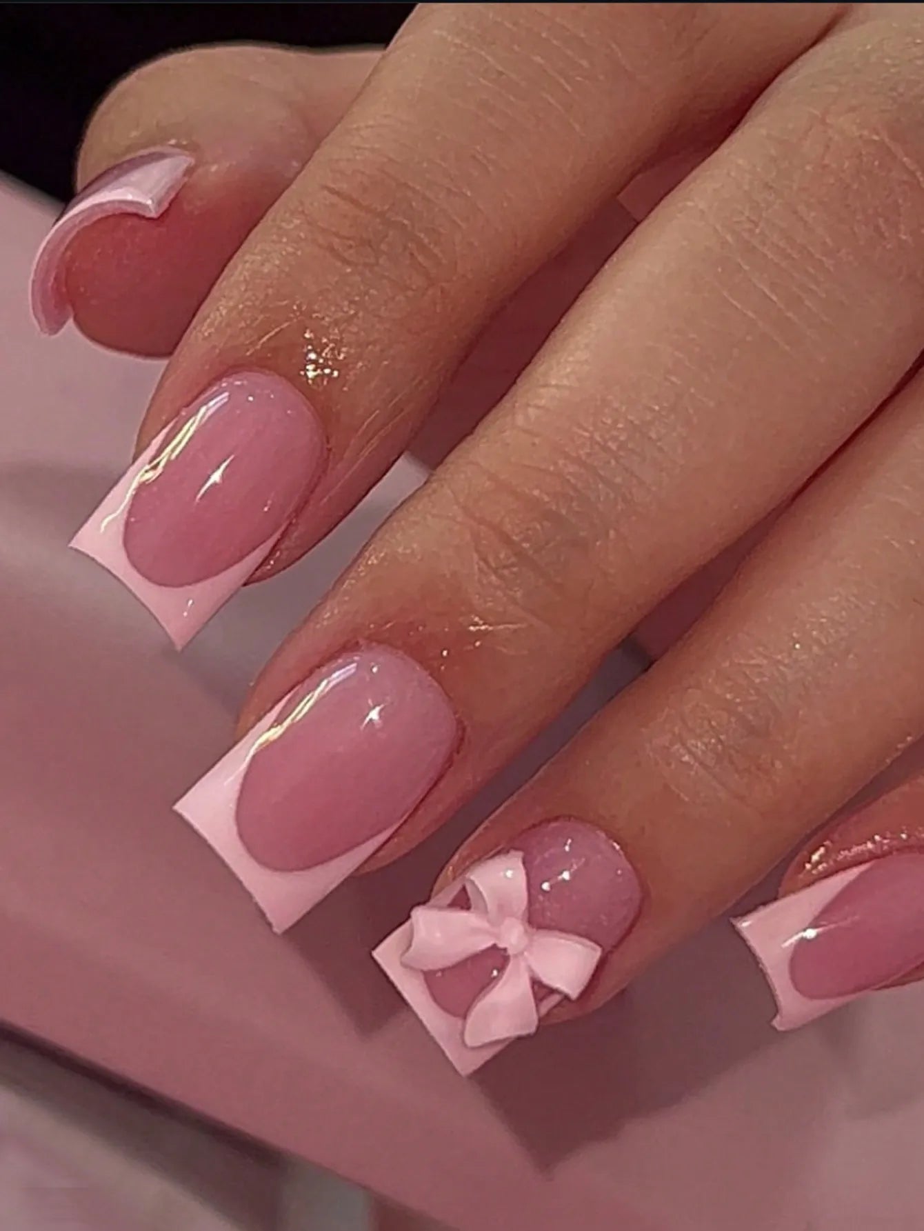 24pcs Medium Square White French Fake nails， Bow on nails Detachable And Reusable Jelly Glue 1pc Cuticle Pusher